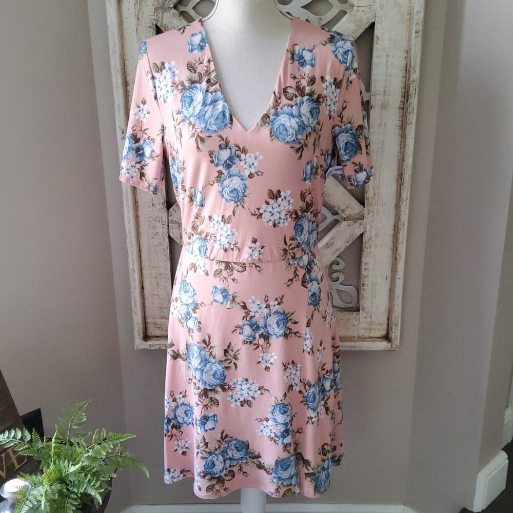 Wayf Women's Short Sleeve Midi Dress with Elastic Waist V-Neck Soft Peach Floral - Picture 2 of 9